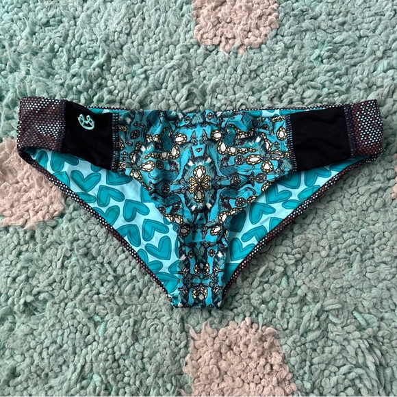 Maaji Other - MAAJI Bikini Swim Reversible Bottoms Floral S Turquoise Black Heart Print